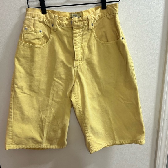 Guess by Marciano Yellow Jean Shorts for Men size 28 - Picture 1 of 3